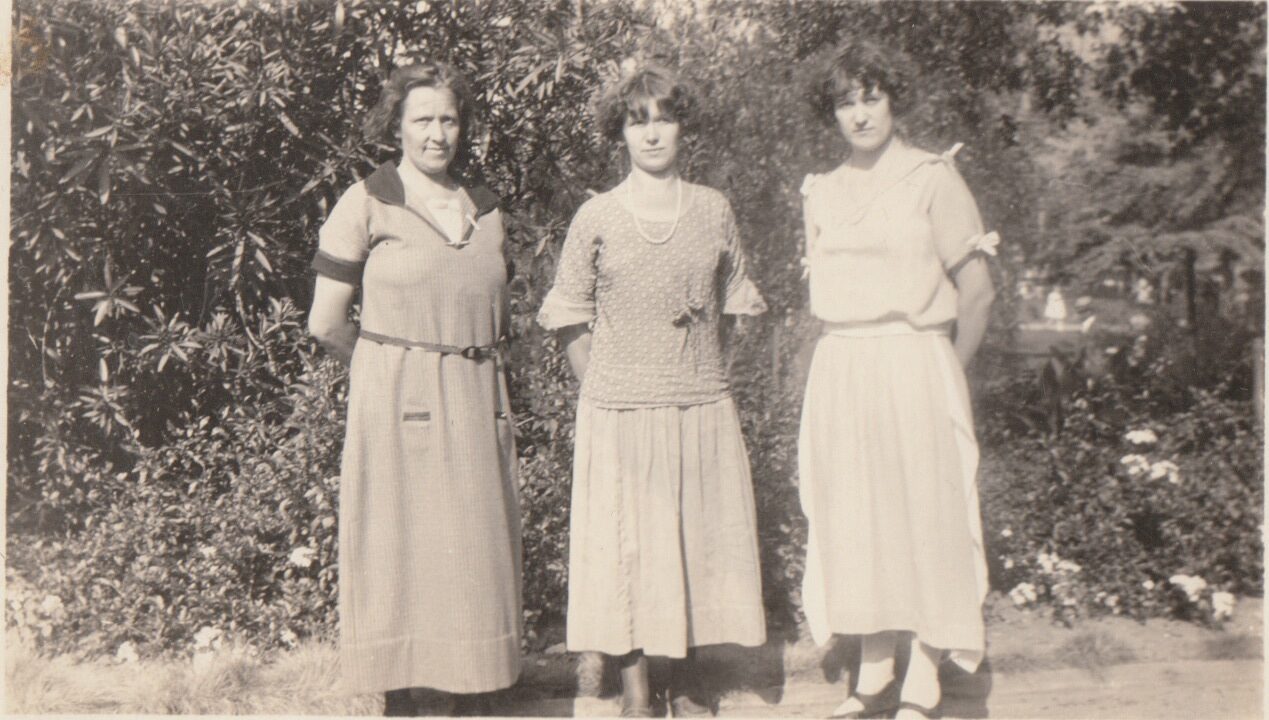 Anna, Karen and Lisa Abelseth together in California